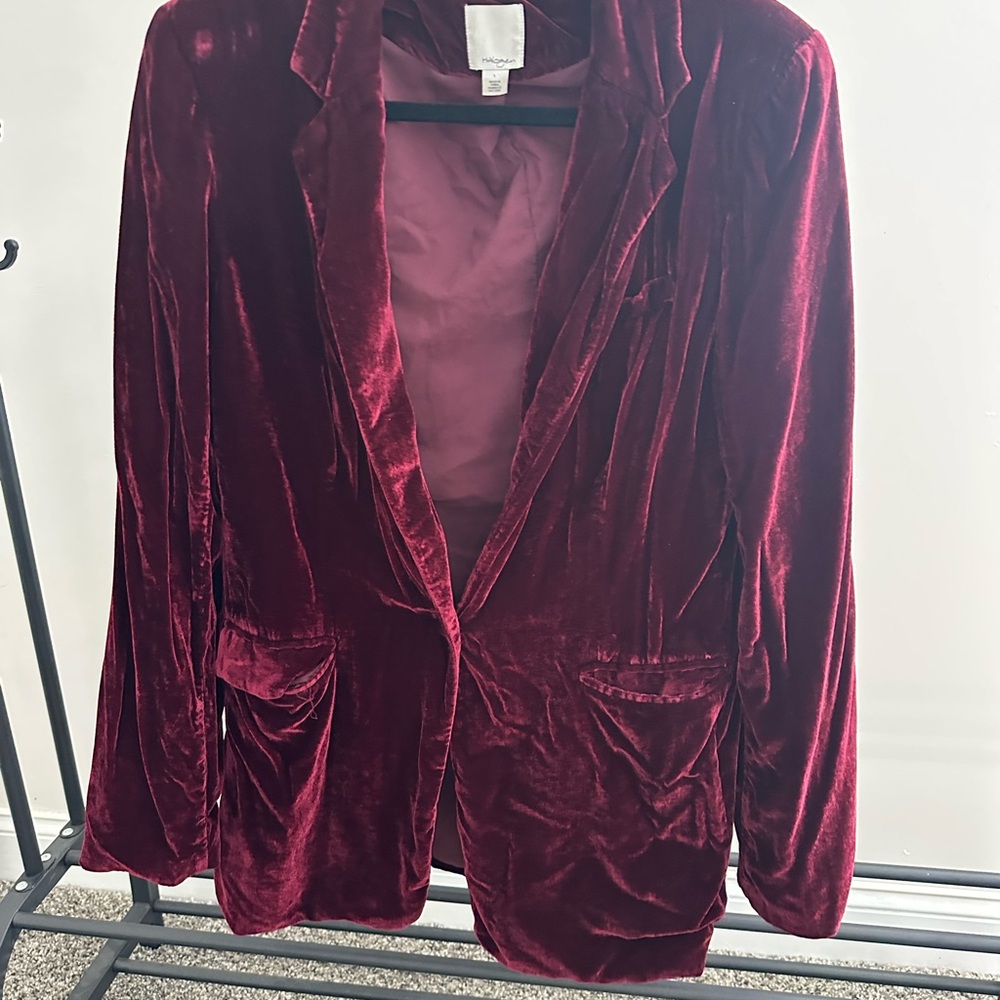 Halogen Velvet Blazer in Deep Burgundy